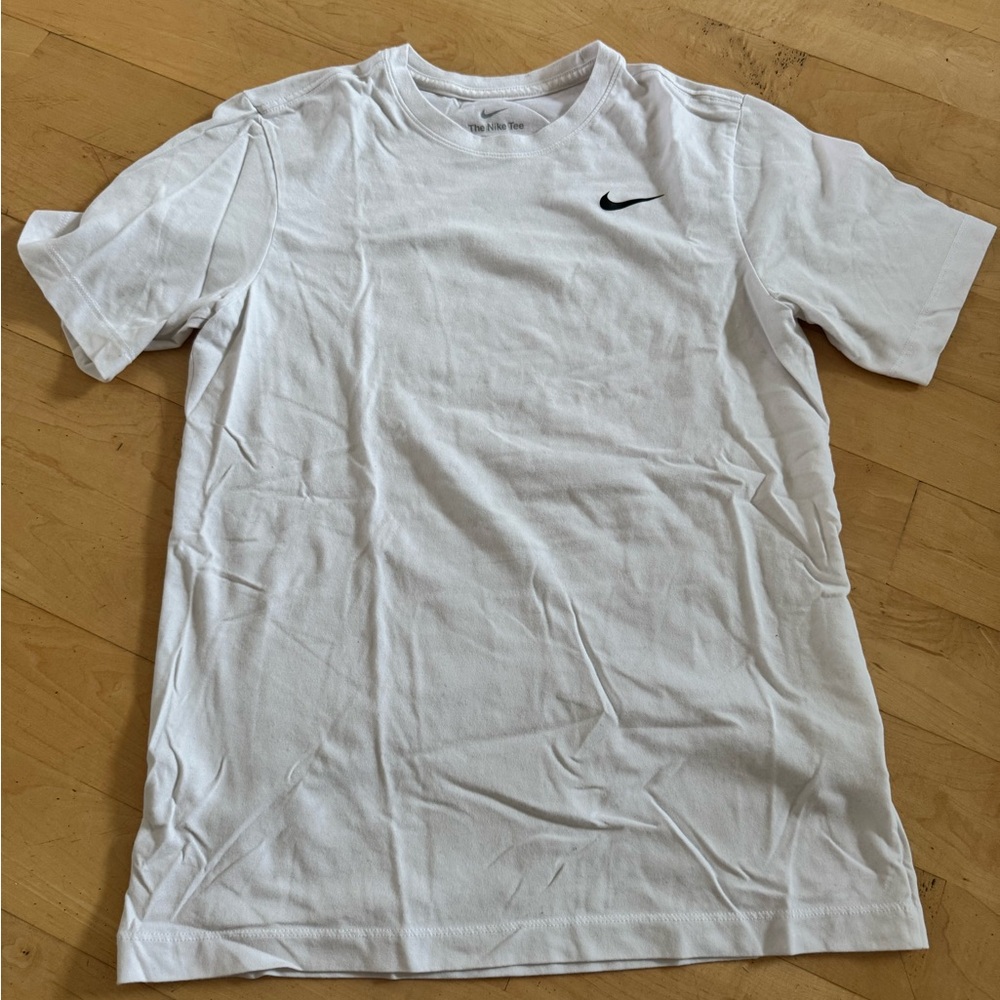 *SOLD* Nike White and Black Short Sleeve Tee